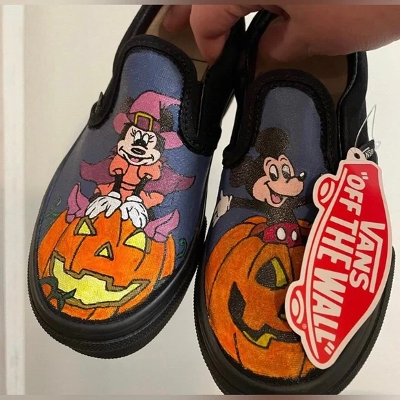Custom handpainted children’s vans! - Picture 2 of 4